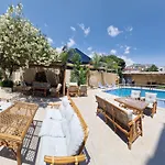 Vois Kemer Hotel