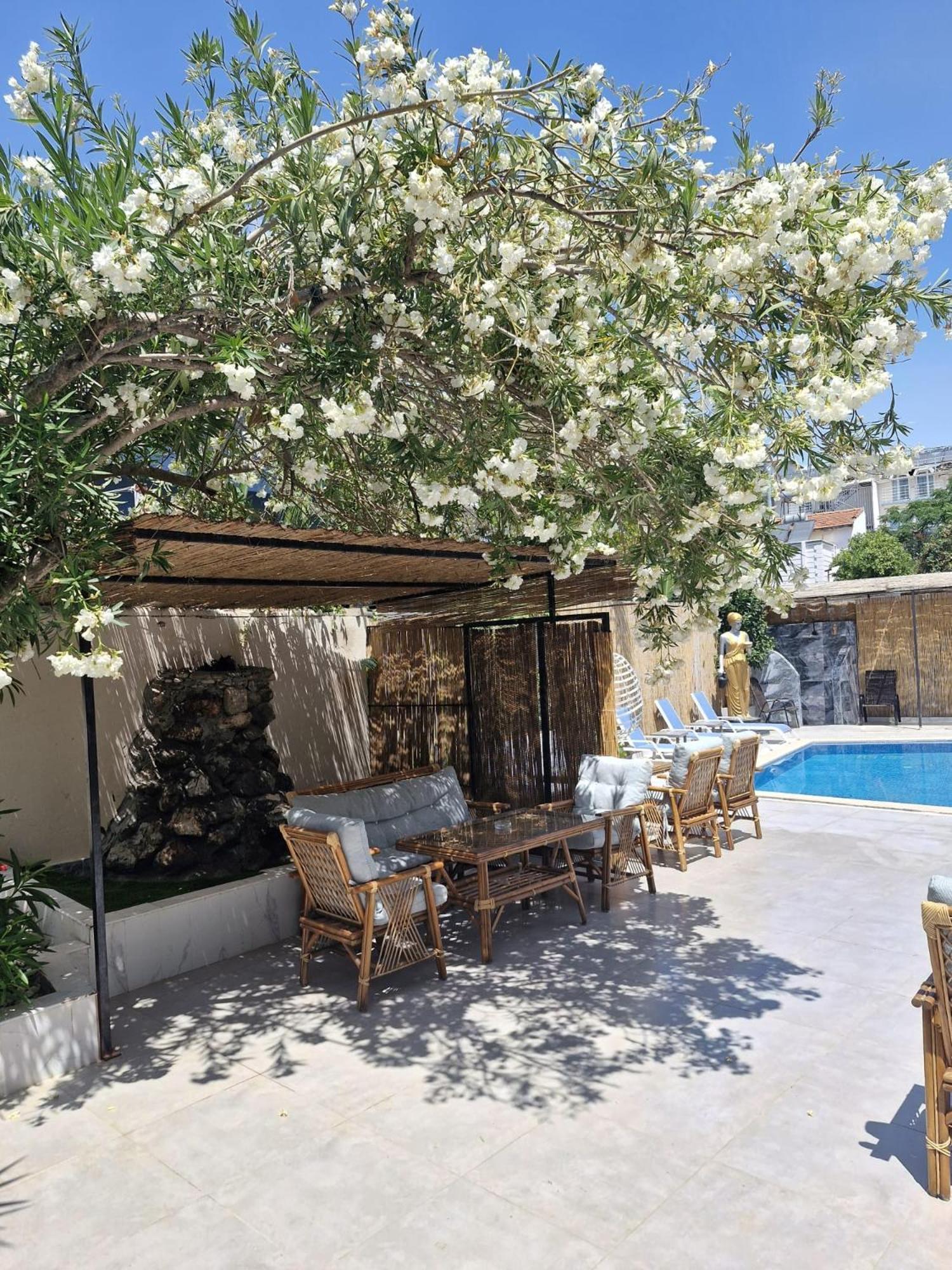 Vois Kemer Otel